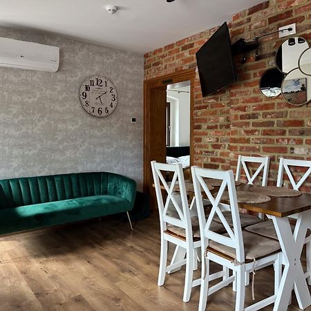 Apartamenty Komarno 46 Jacuzzi&Sauna Eksteriør bilde