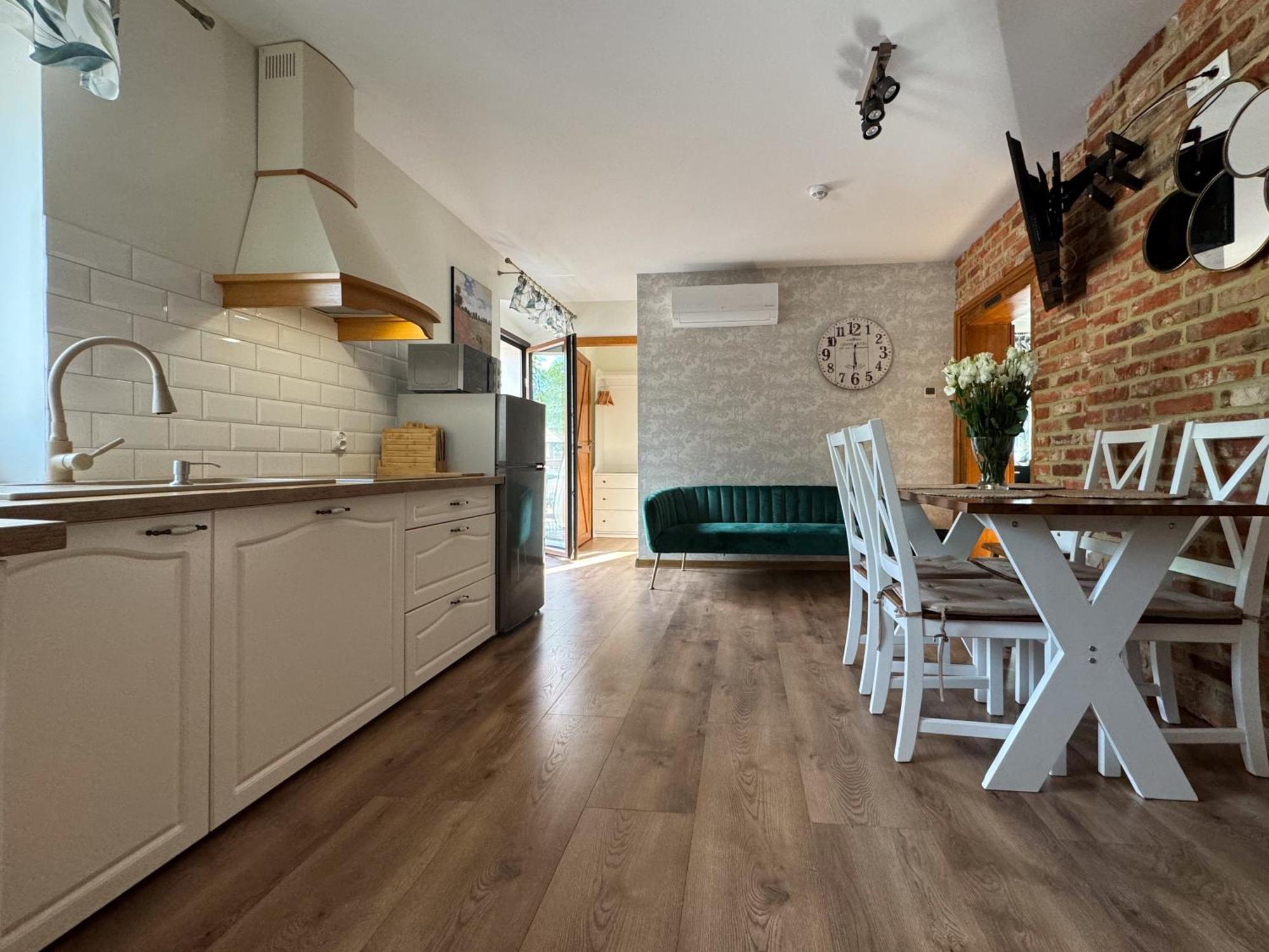 Apartamenty Komarno 46 Jacuzzi&Sauna Eksteriør bilde