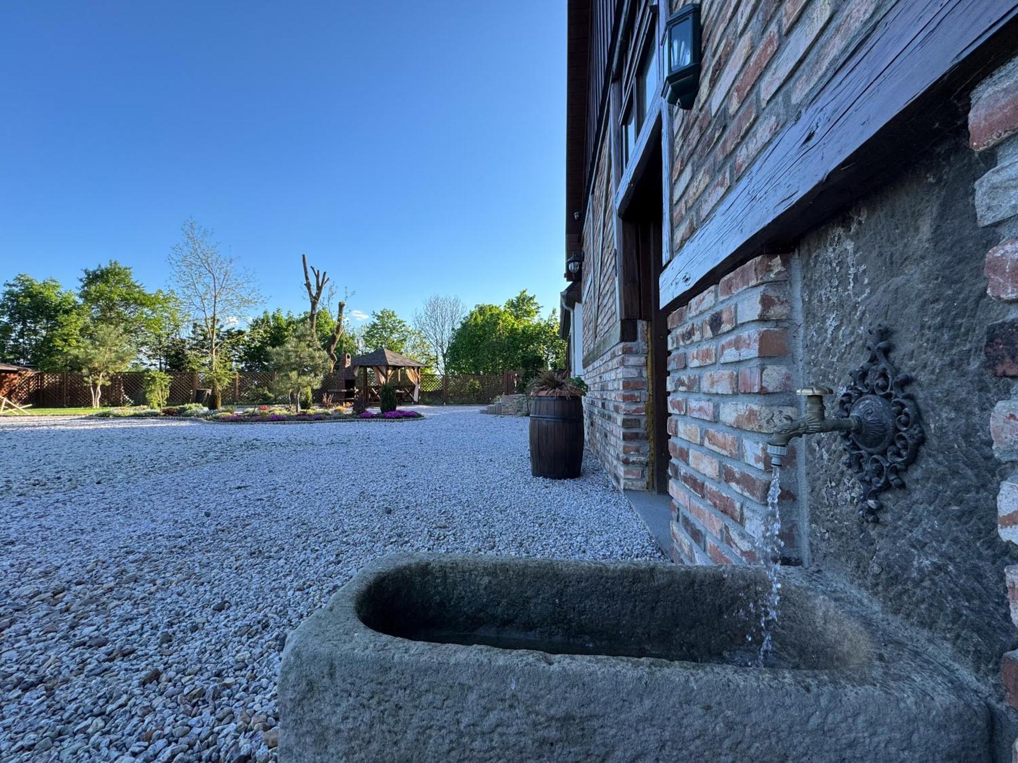 Apartamenty Komarno 46 Jacuzzi&Sauna Eksteriør bilde